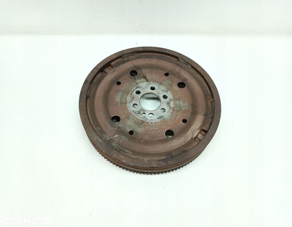 KOŁO DWUMASOWE VW TOURAN II 1.6 TDI DSG 03L105266ED - 2