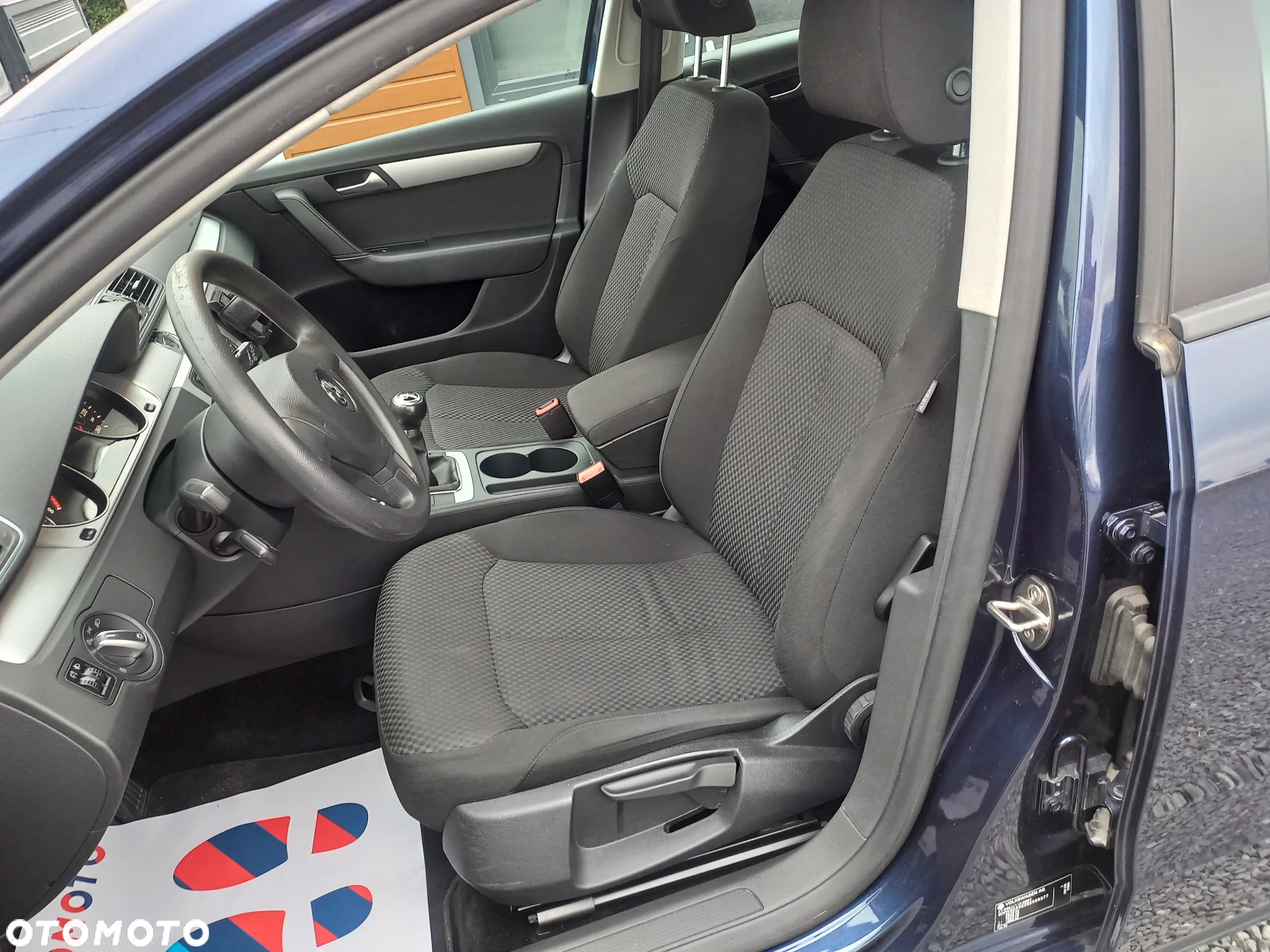Volkswagen Passat 1.4 TSI BMT Trendline - 12