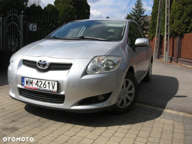 Toyota Auris 1.6 Luna - 1