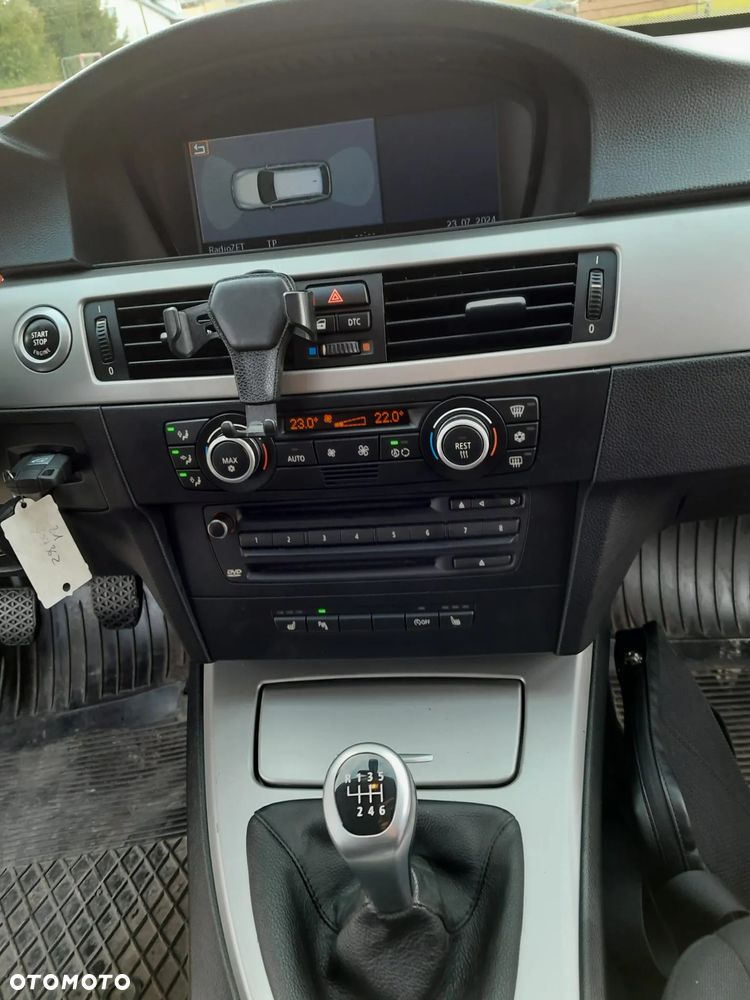BMW Seria 3 320d DPF Touring - 20