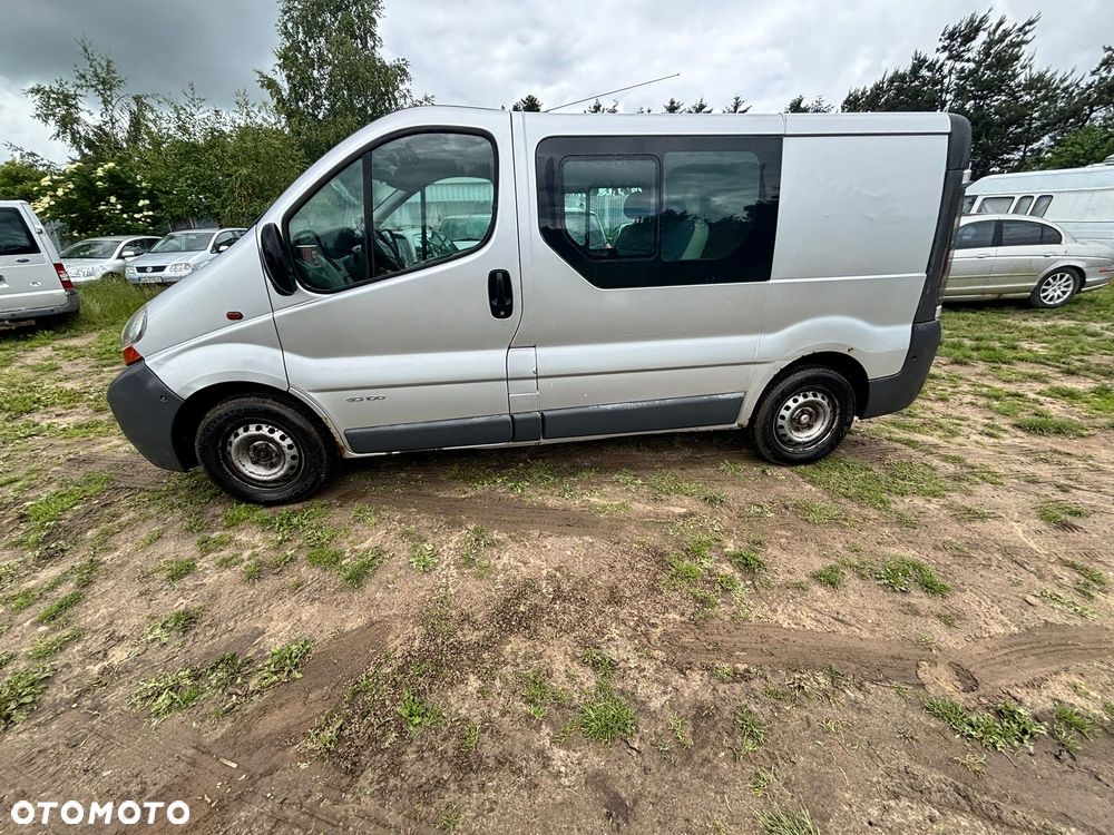 Renault Trafic Passenger - 6