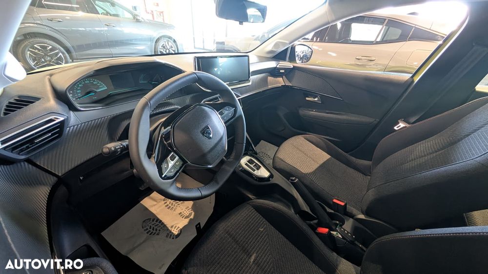 Peugeot 208 1.2L e-DCS6 MHEV Style - 9