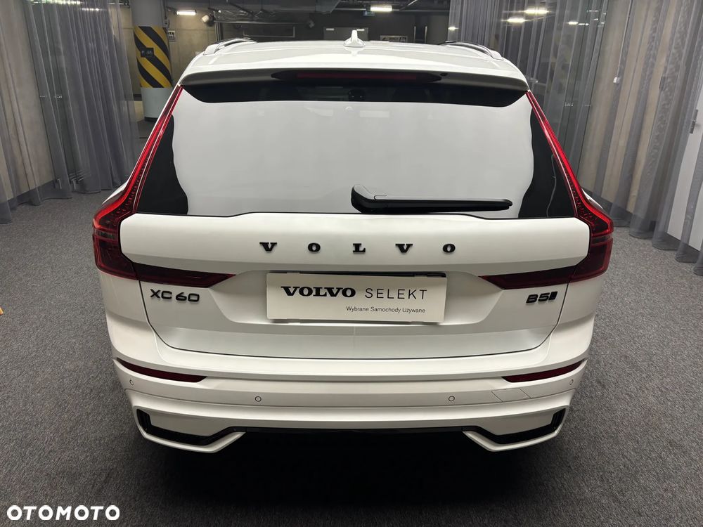 Volvo XC 60 B5 B AWD Ultra Black Edition - 3