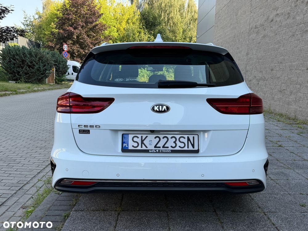 Kia Ceed 1.6 CRDi mHEV L Business Line - 6