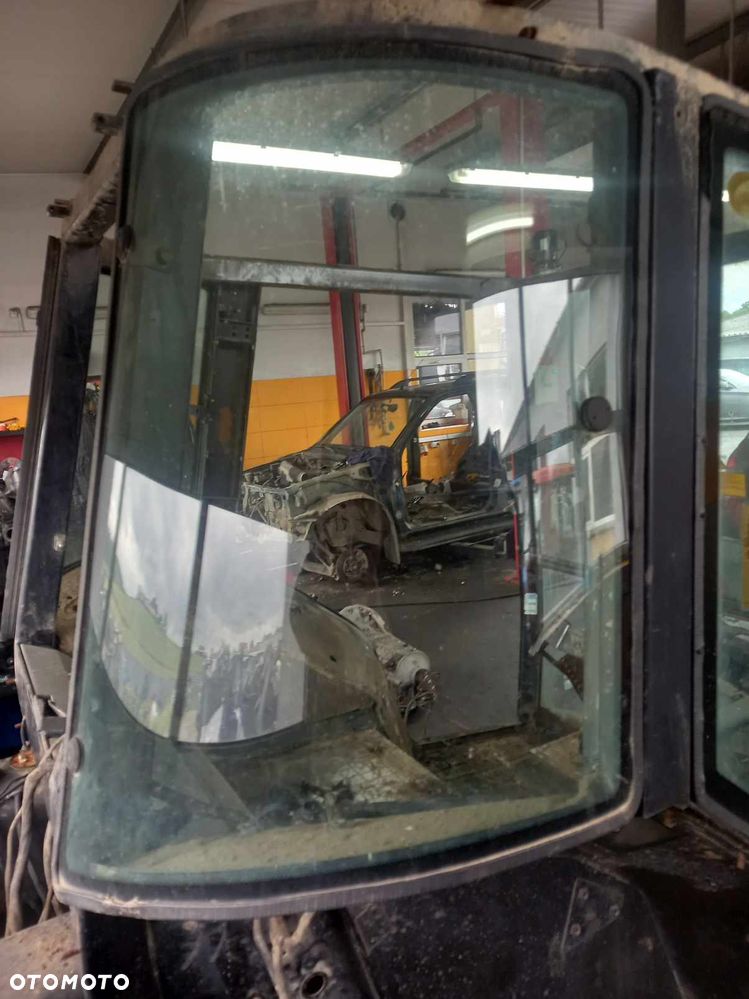 Elementy kabiny Massey Ferguson 8150 - 15