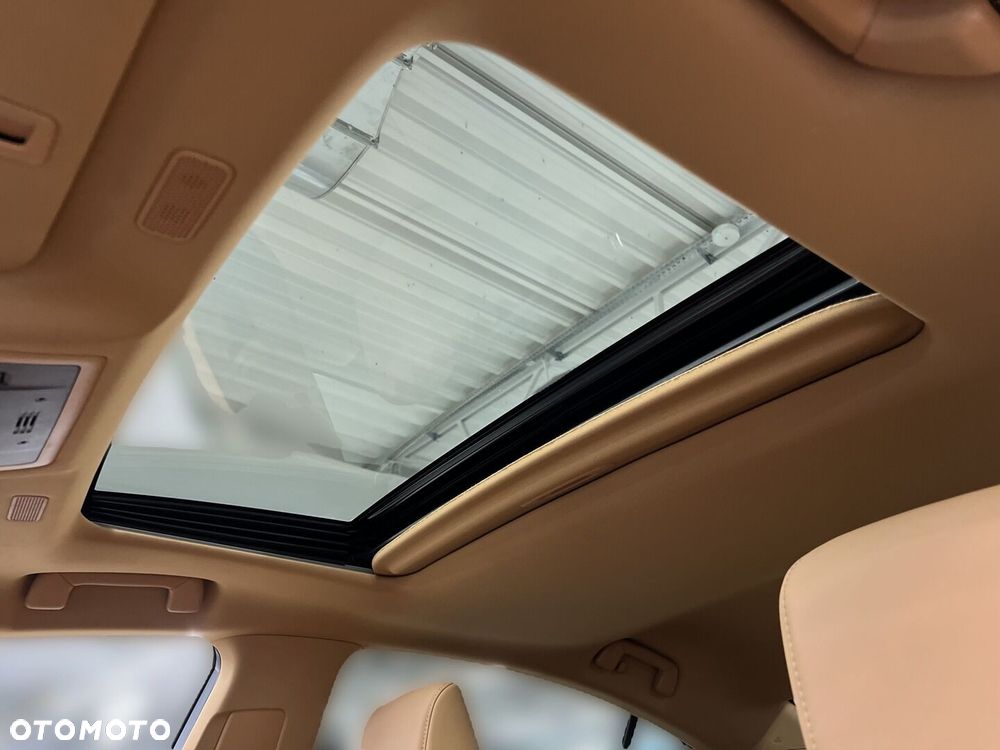 Lexus ES 300h Business Edition - 21