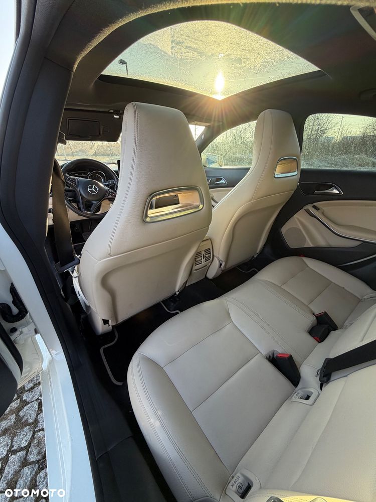 Mercedes-Benz CLA 250 7G-DCT - 13