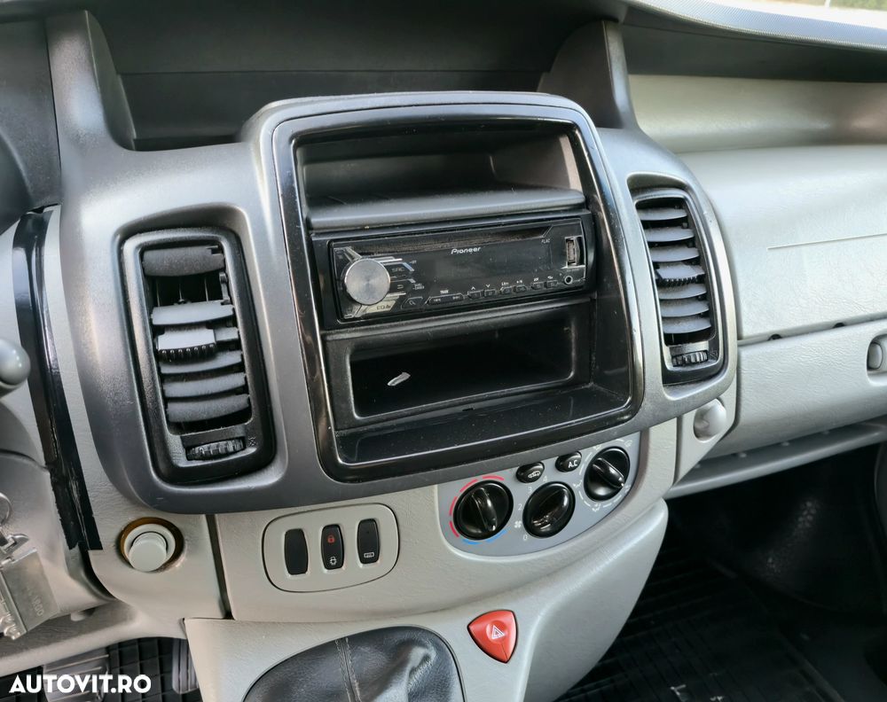 Renault Trafic Passenger L1H1 Authentique - 7