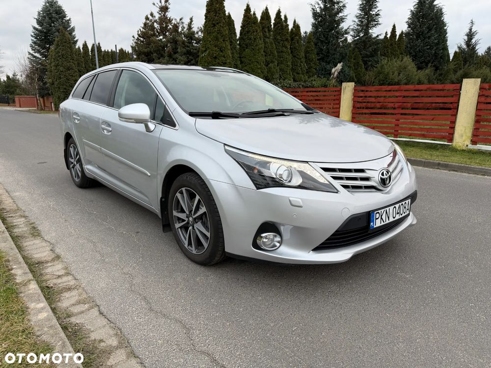 Toyota Avensis Touring Sports 1.8 Business Edition - 1