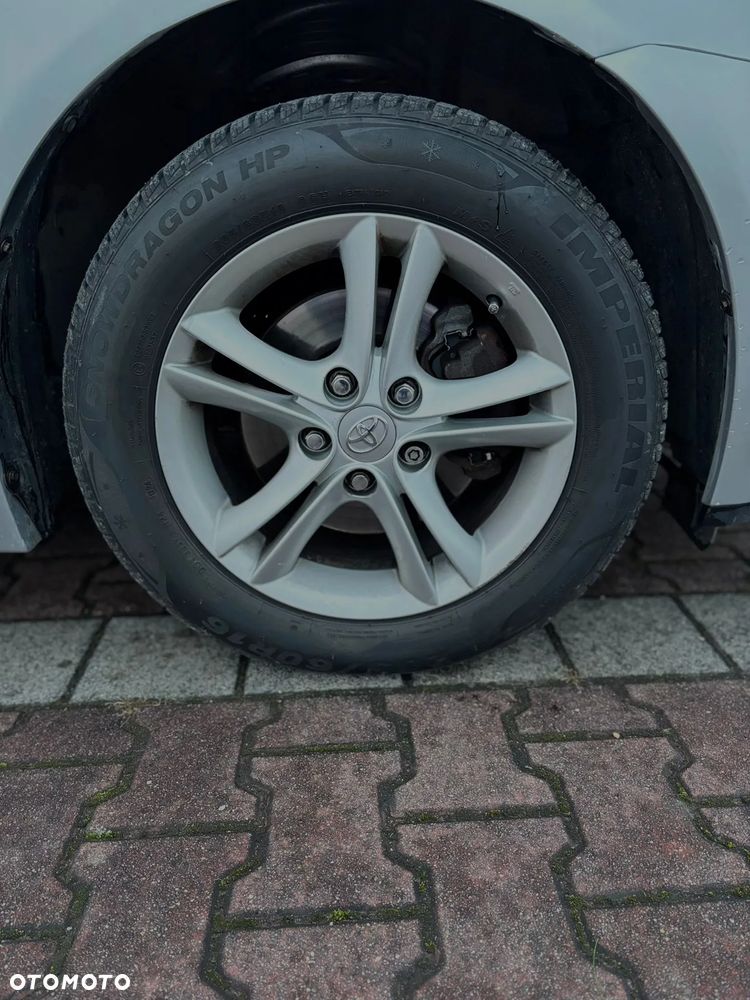 Toyota Avensis 1.6 Luna EU5 - 5