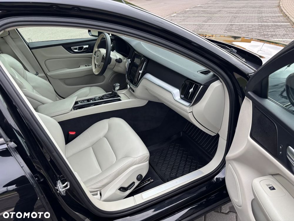 Volvo S60 T6 AWD Momentum Pro - 16