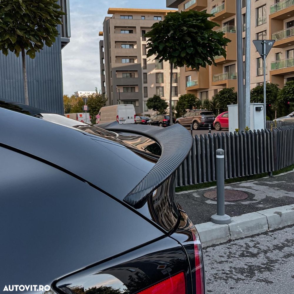 Tesla Model Y AWD Performance - 4