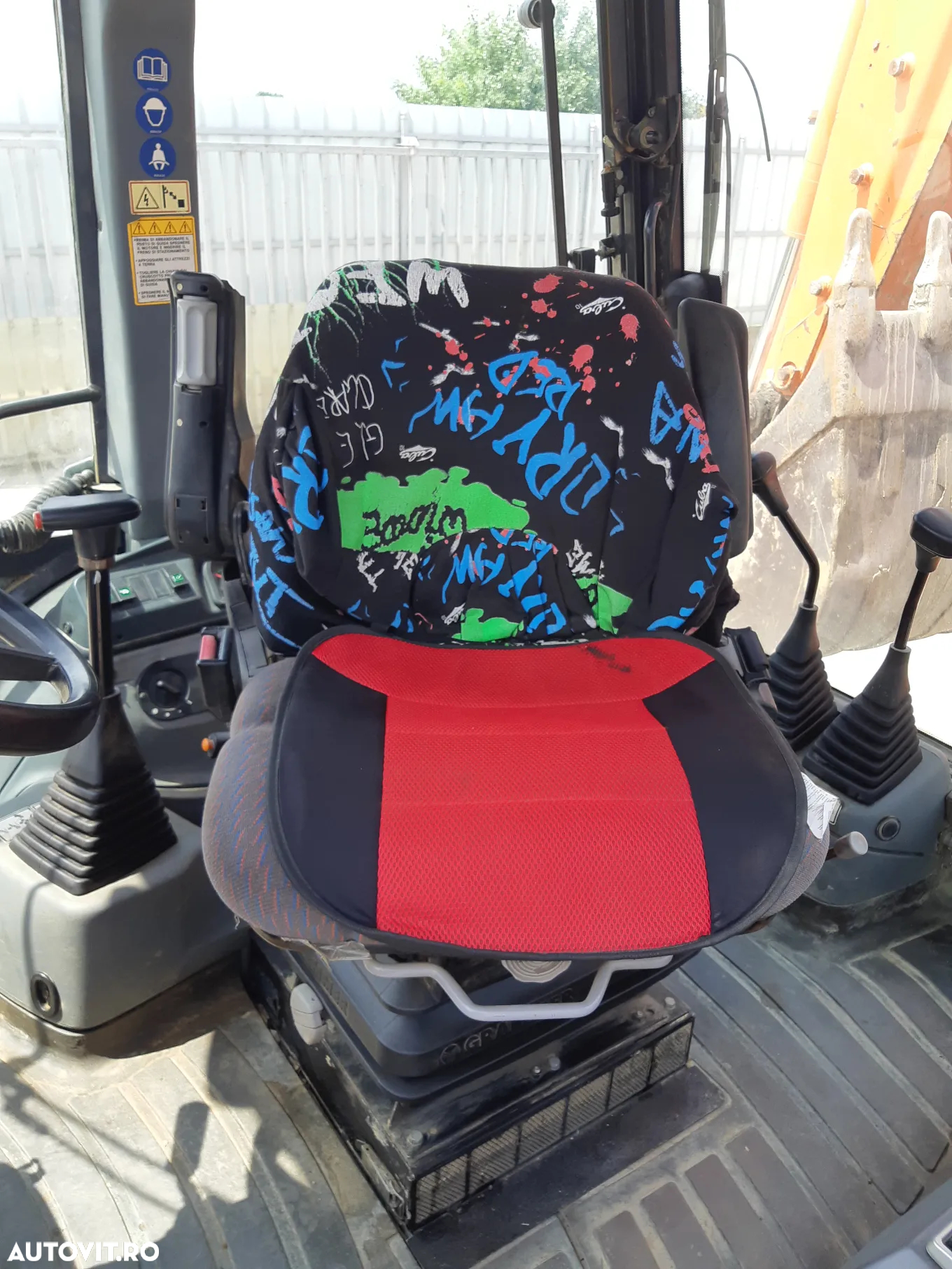 FIAT KOBELCO B200 - 12