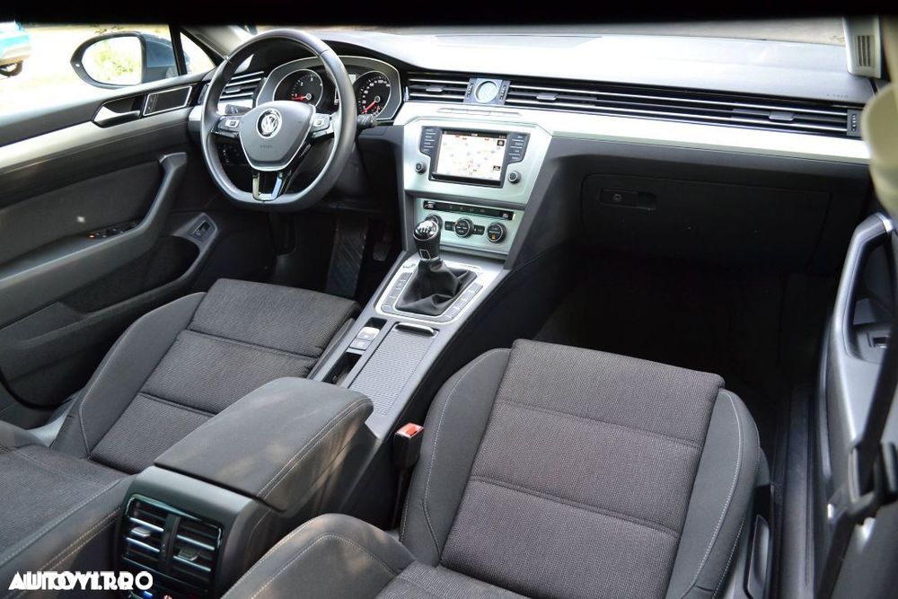 Volkswagen Passat 1.6 TDI (BlueMotion Technology) Comfortline - 13