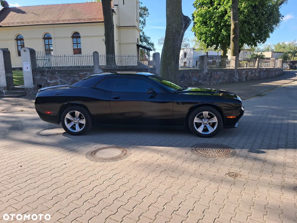 Dodge Challenger - 8