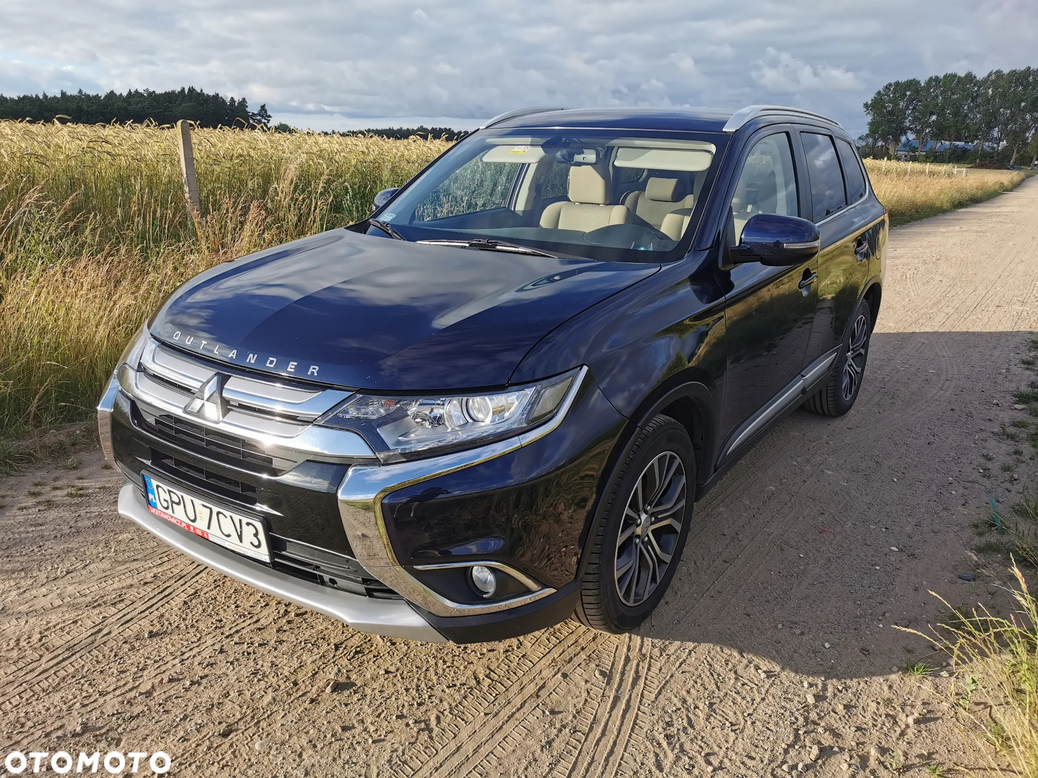 Mitsubishi Outlander 2.0 Instyle + 4WD CVT - 3