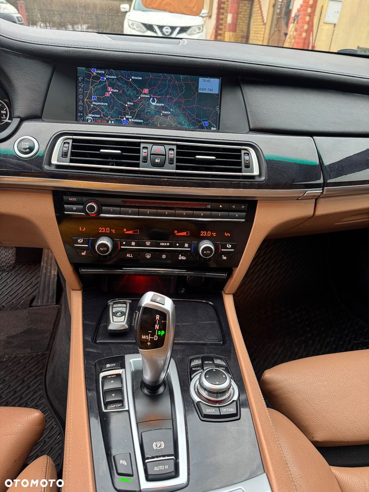 BMW Seria 7 - 27