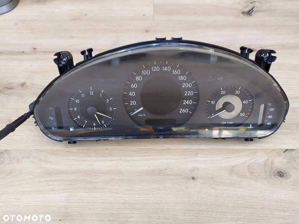 MERCEDES W211 LIFT DIESEL LICZNIK ZEGARY A2115400748 CLASSIC