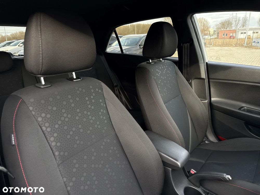 Hyundai i20 - 24