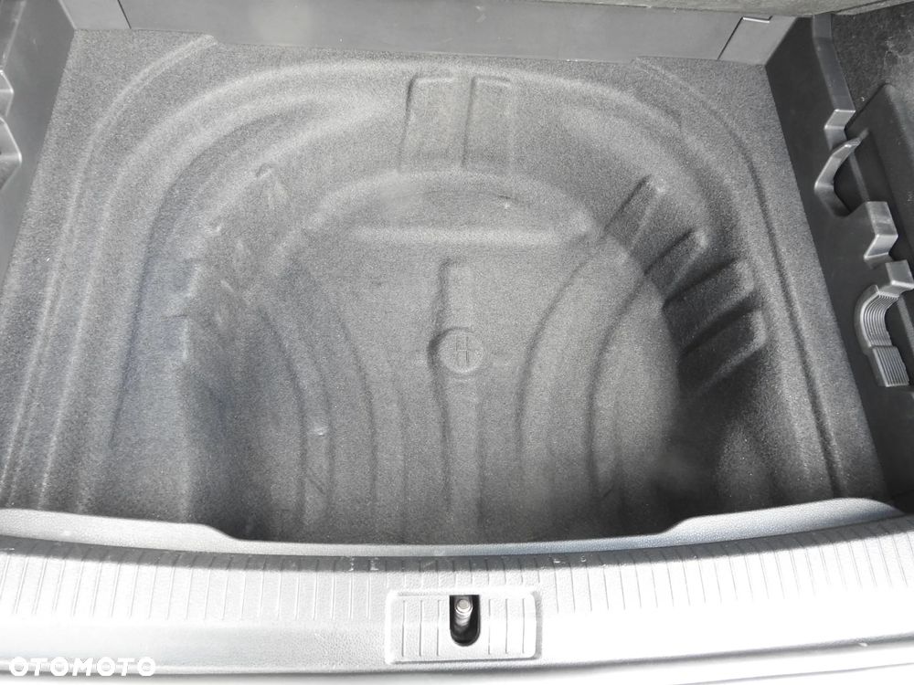 Volkswagen Golf - 25