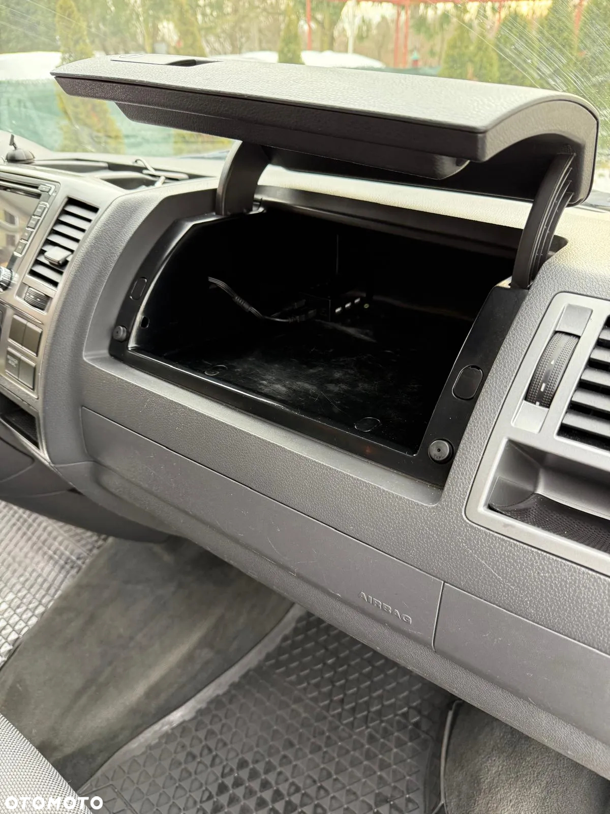 Volkswagen Multivan - 21