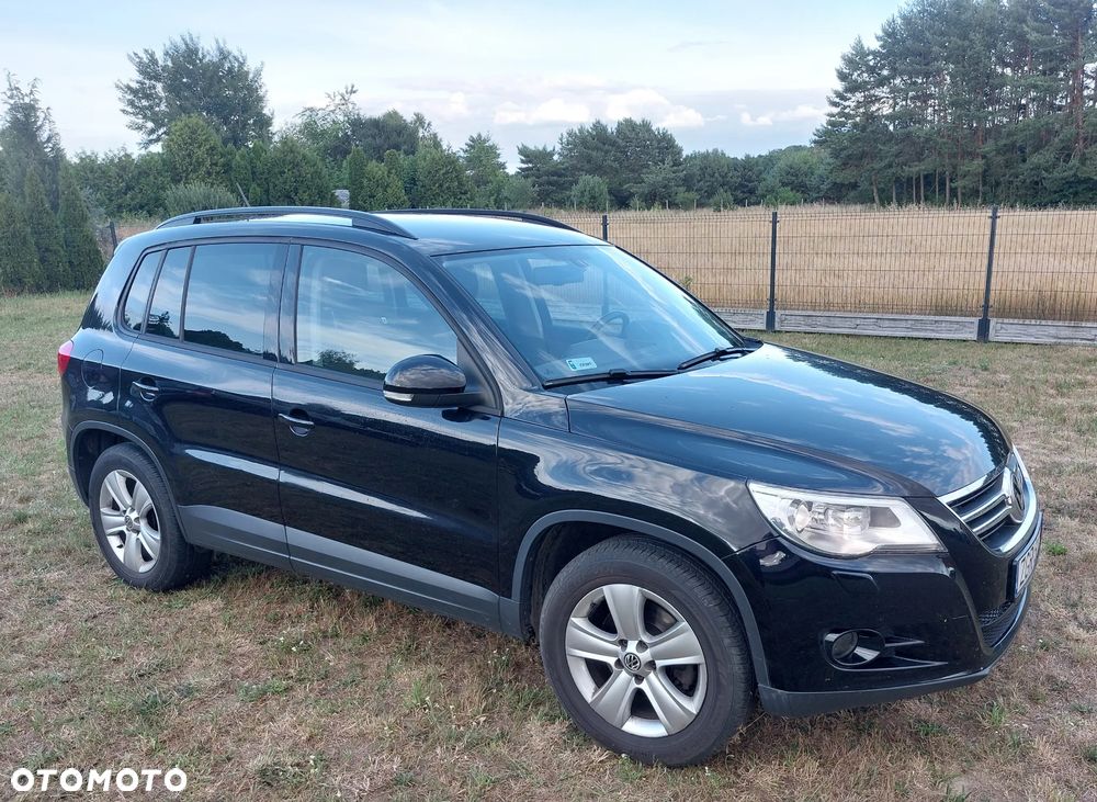 Volkswagen Tiguan - 1