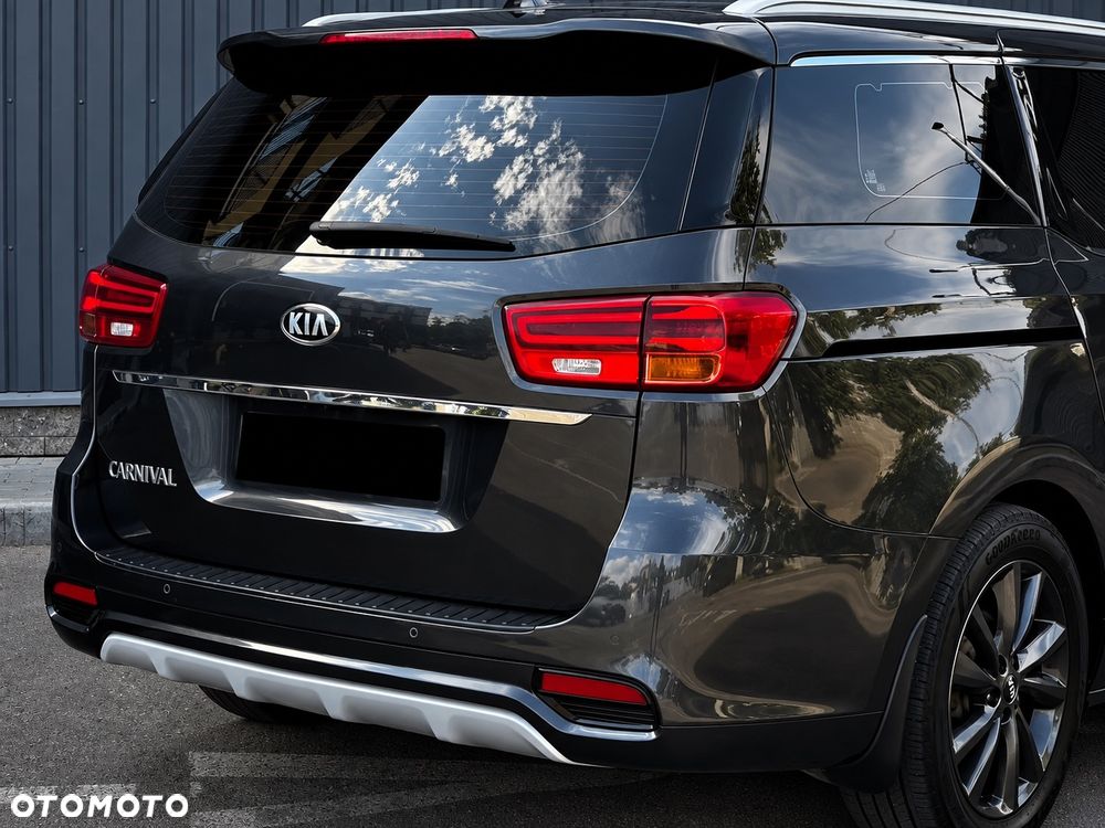 Kia Carnival - 7