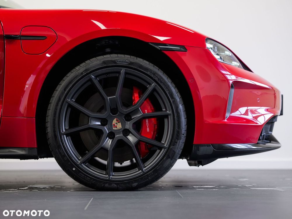 Porsche Taycan - 7