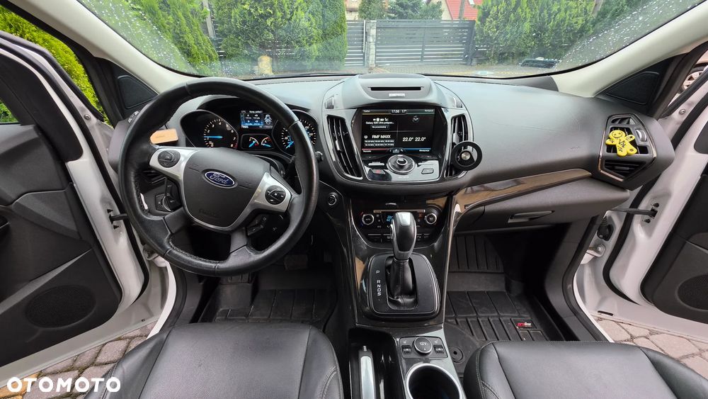 Ford Escape 2.0 EcoBoost AWD Titanium - 29
