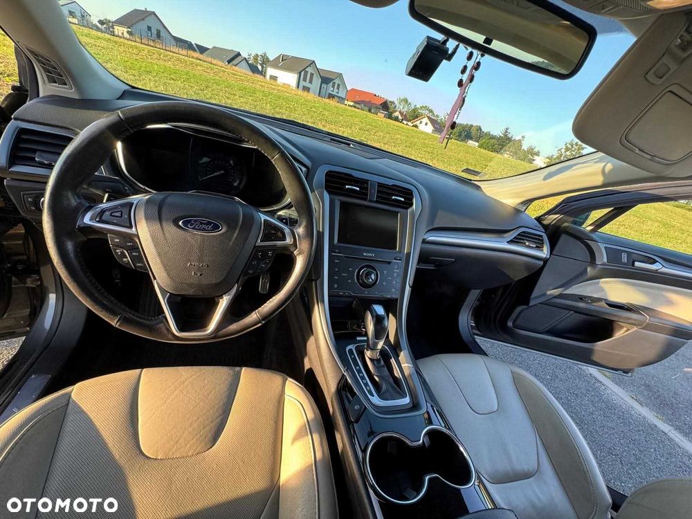 Ford Fusion - 5