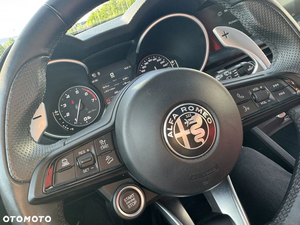 Alfa Romeo Stelvio - 17