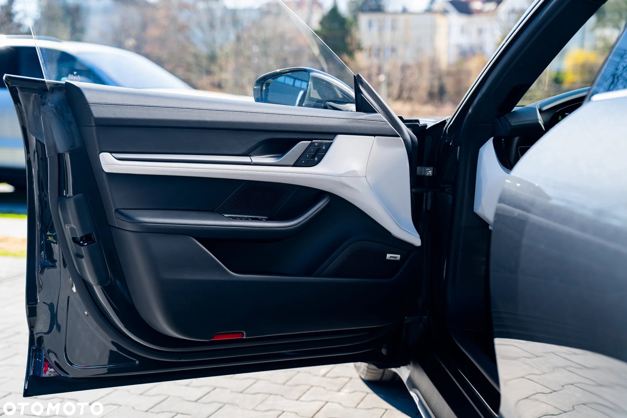 Porsche Taycan - 12