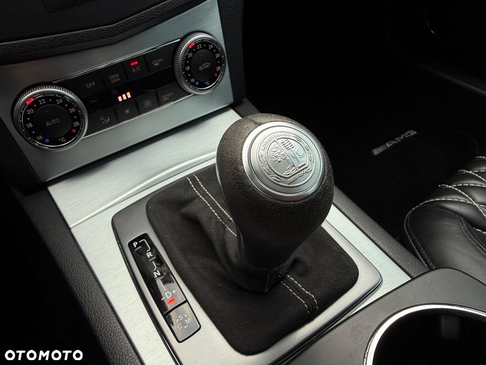 Mercedes-Benz Klasa C 63 AMG 7G-TRONIC - 22