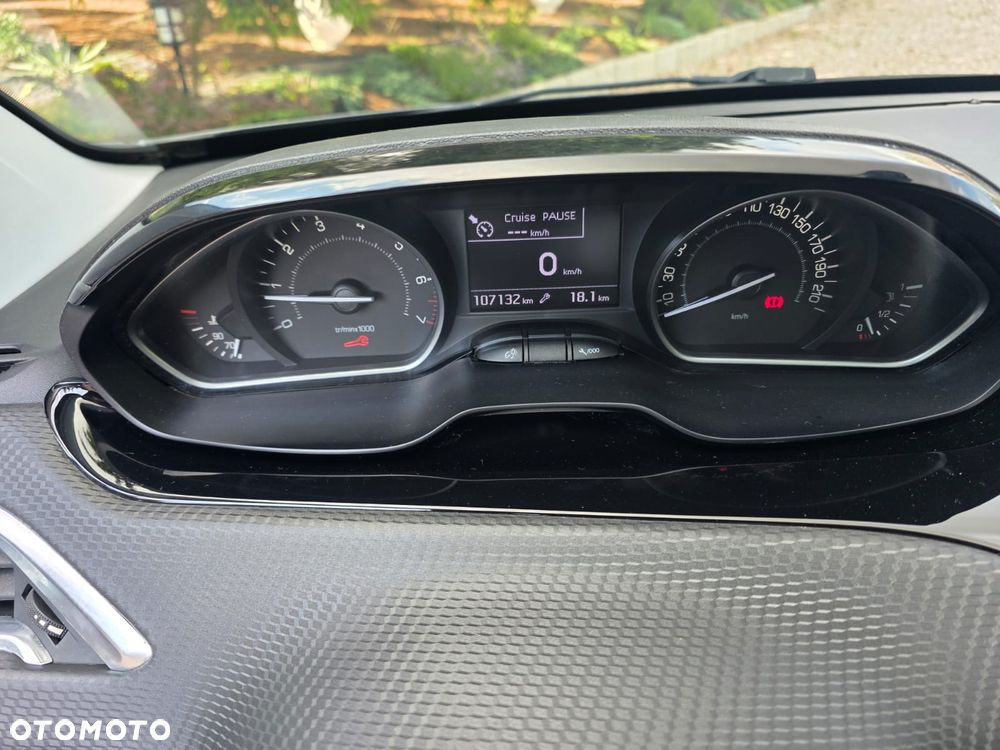 Peugeot 208 1.2 PureTech Allure - 13