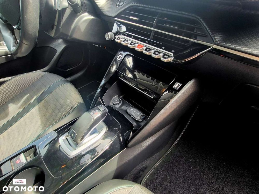 Peugeot 208 - 24