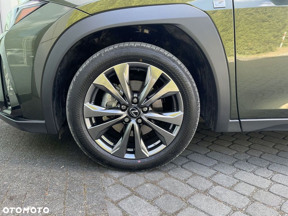 Lexus UX - 32