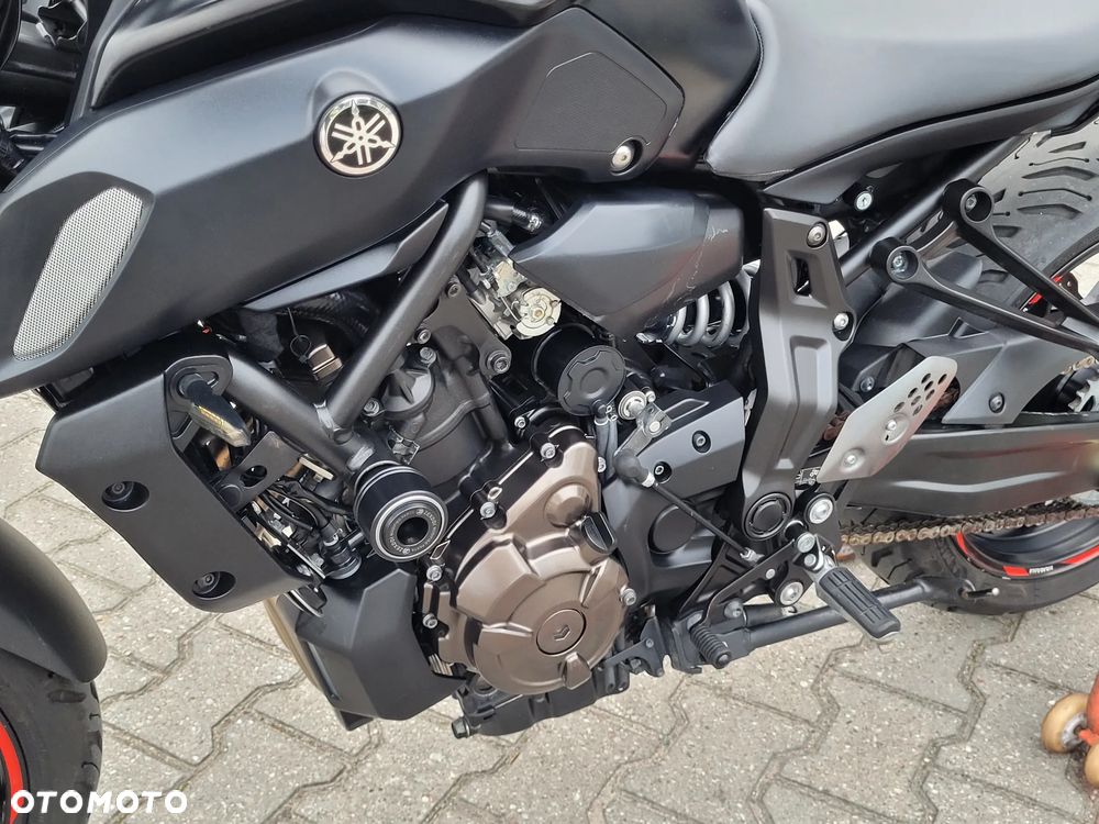 Yamaha MT - 17