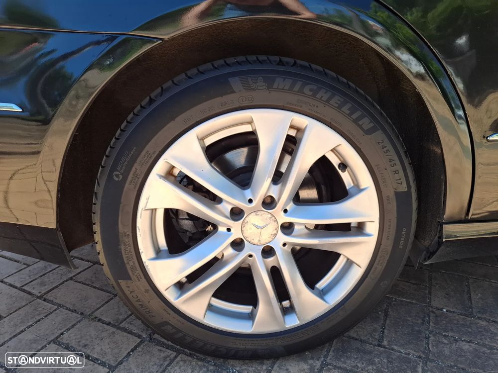 Mercedes-Benz E 220 CDi Avantgarde BE Auto. - 14