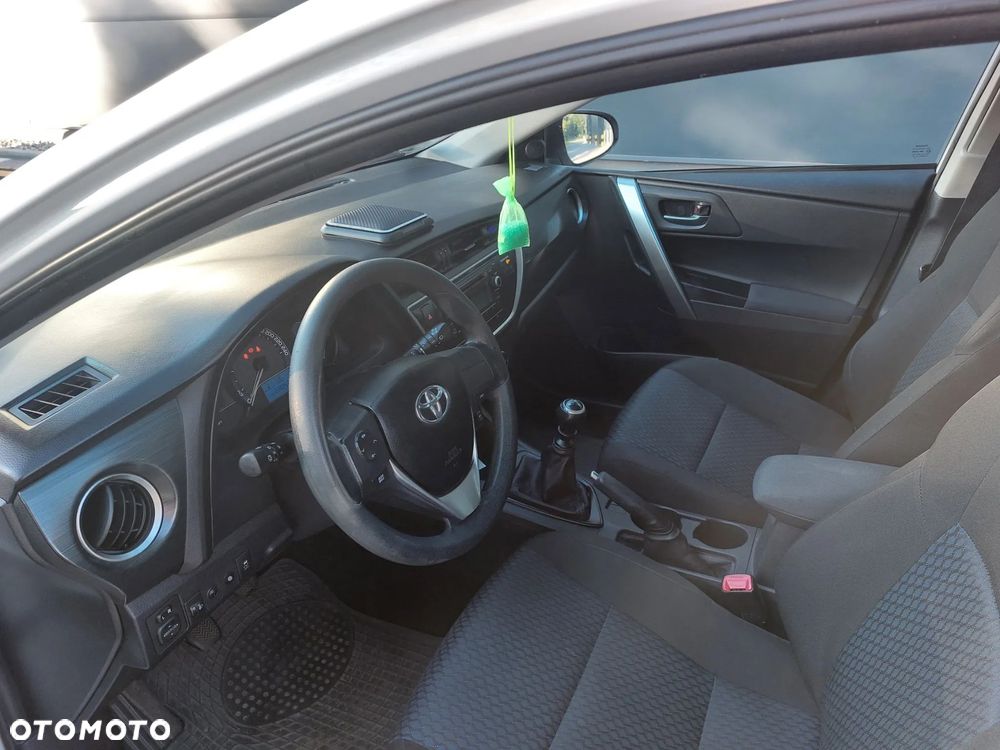 Toyota Auris 1.4 D-4D Active - 4