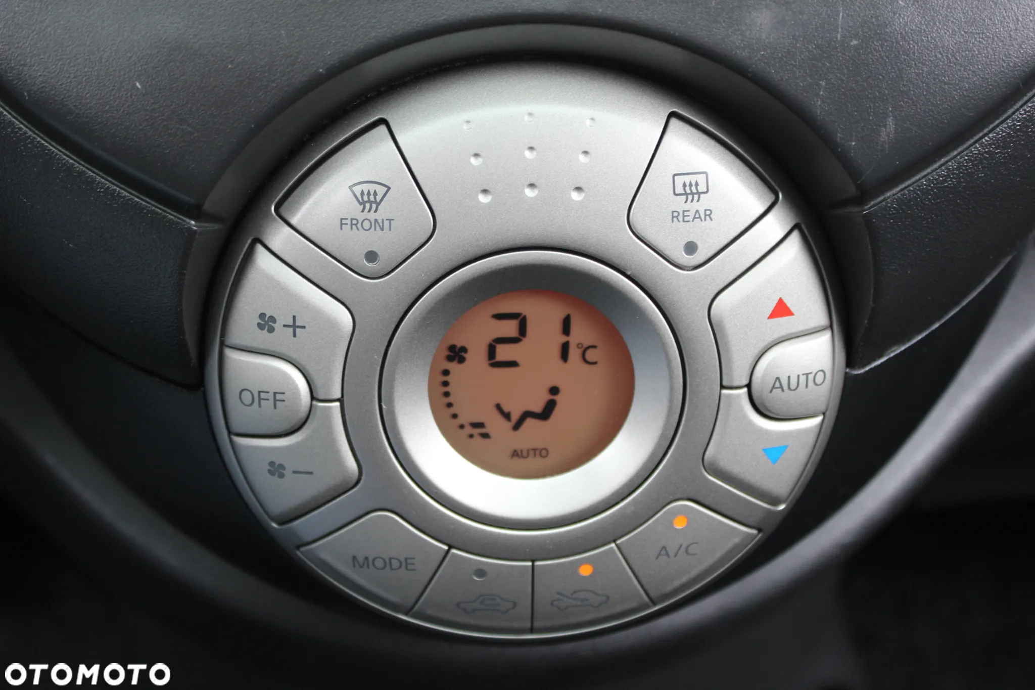 Nissan Micra 1.2 Tekna - 21