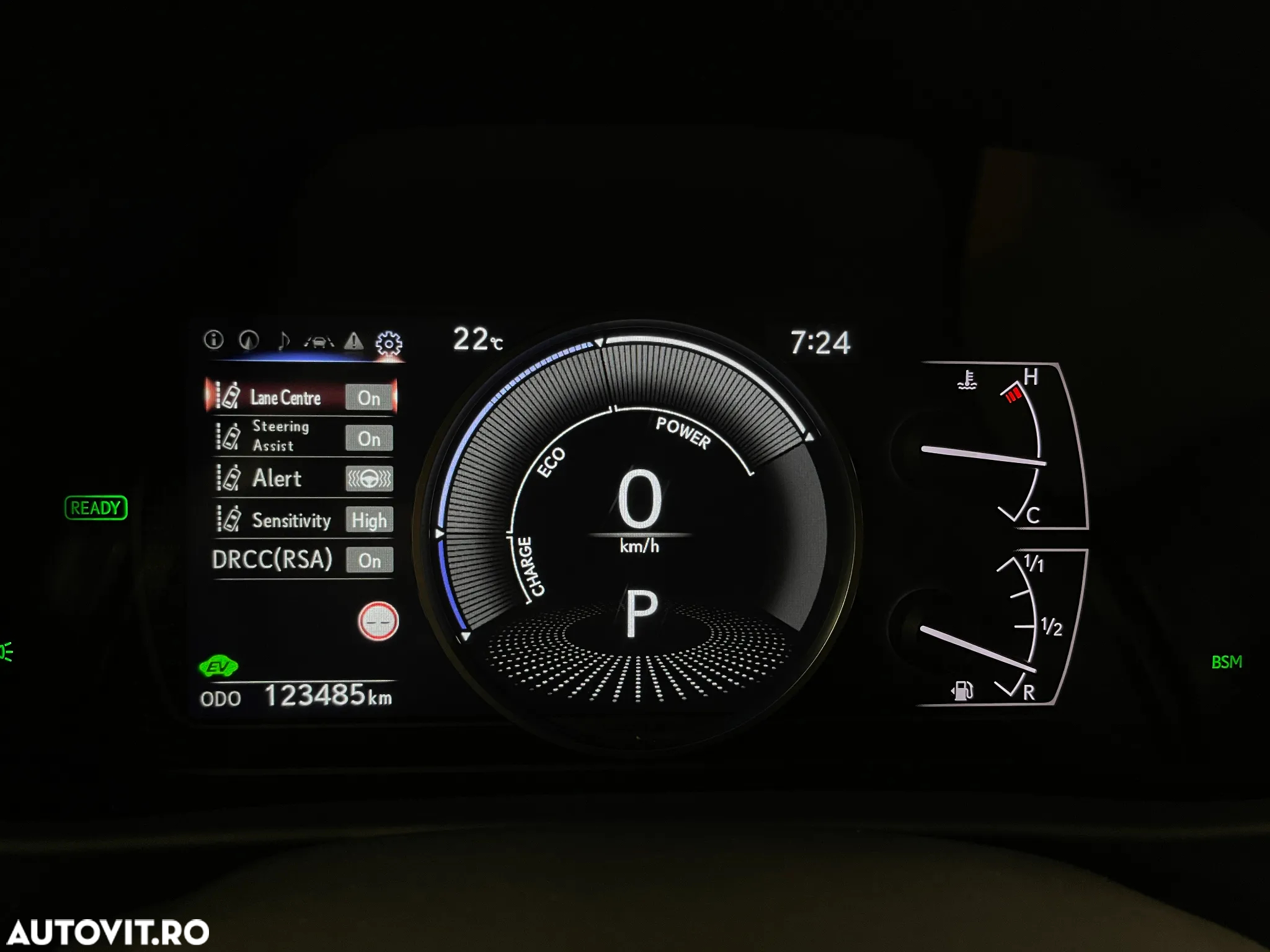 Lexus UX 250h 2.0L HEV 20H- (178 HP) 4X4 CVT Executive - 28