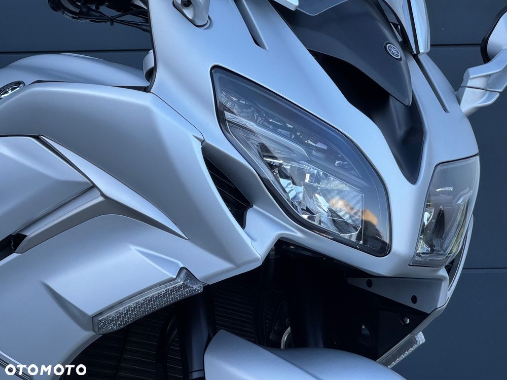 Yamaha FJR - 6