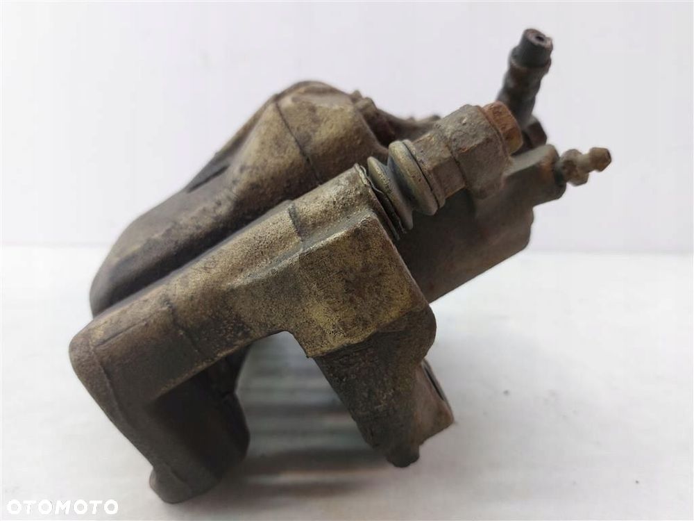 Zacisk hamulcowy przód prawy Lexus IS 200 I 2,0 BENZYNA 155KM - 4