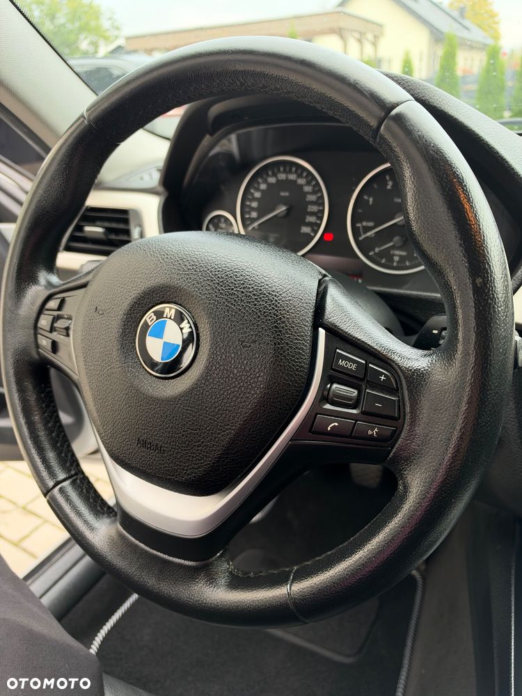 BMW Seria 3 318d DPF Edition Sport - 18