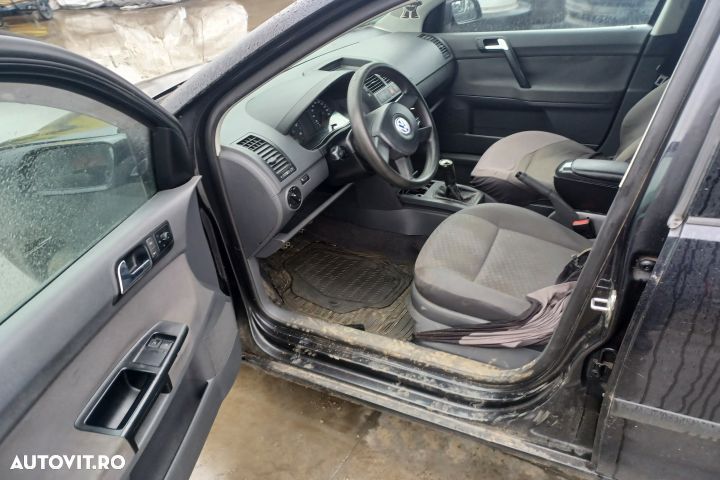 Oglinda stanga electrica E11015858 E11015858 Volkswagen VW Polo 4 9N - 13