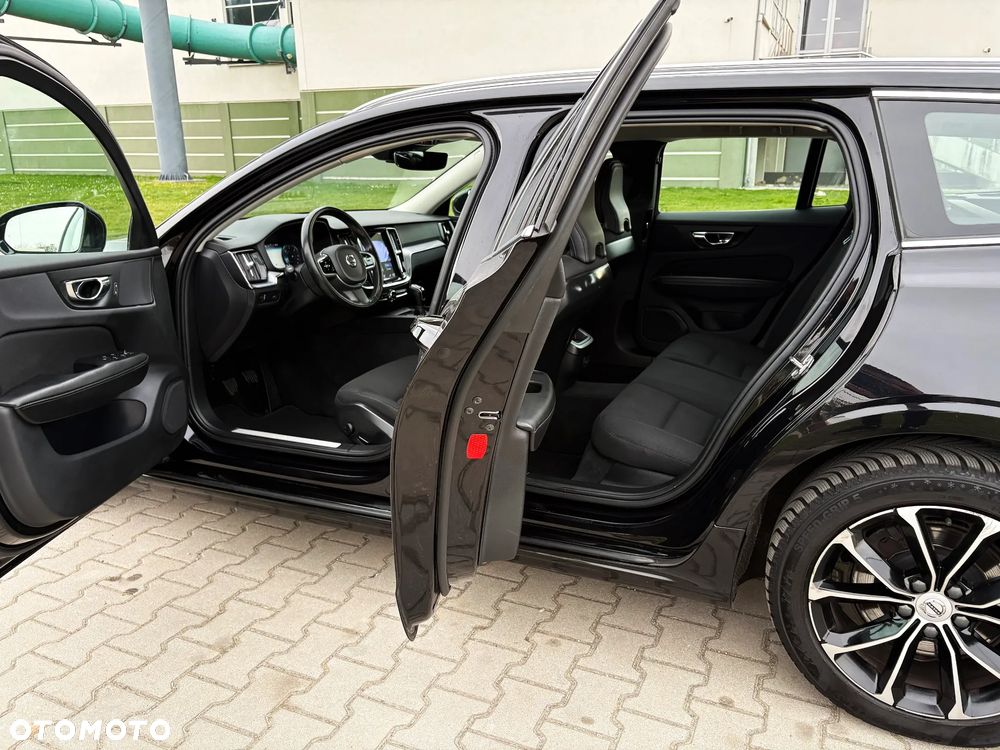 Volvo V60 D3 Momentum Pro - 19