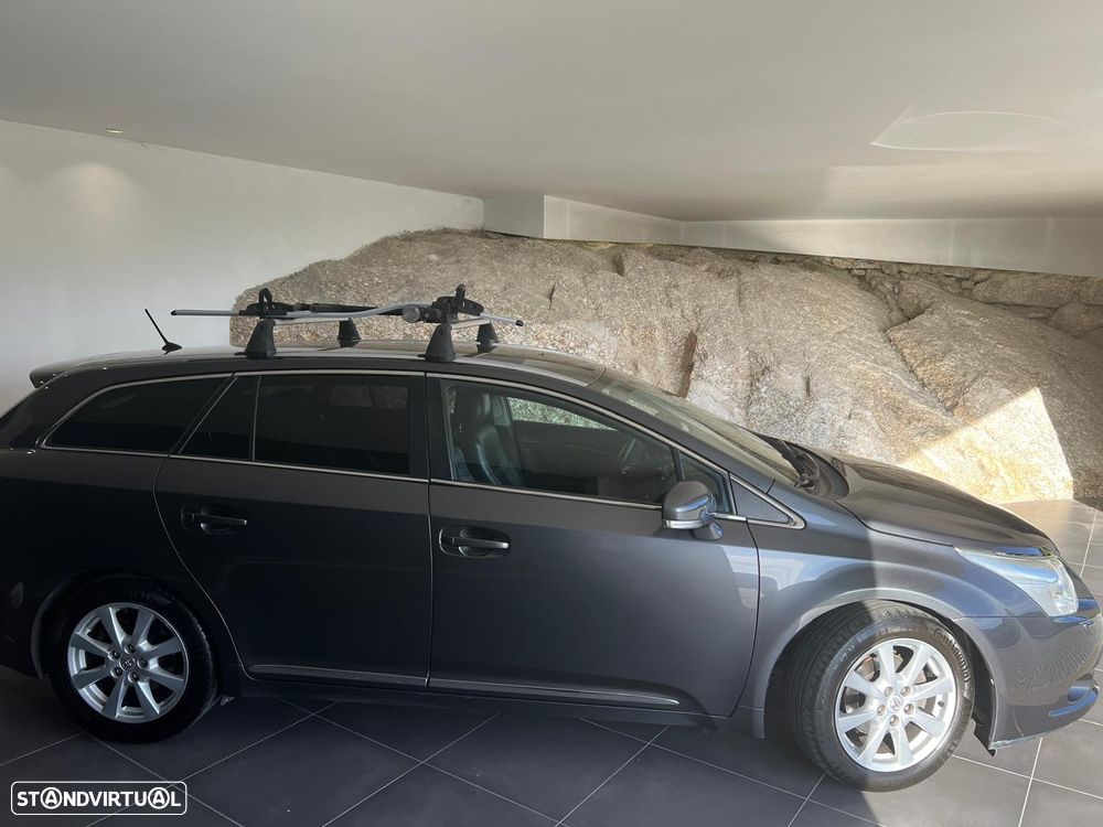 Toyota Avensis SW 2.0 D-4D Exclusive +Pele+GPS - 5