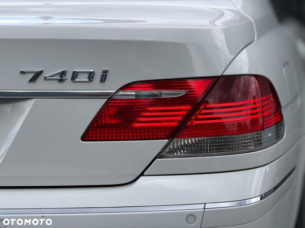BMW Seria 7 740i - 27