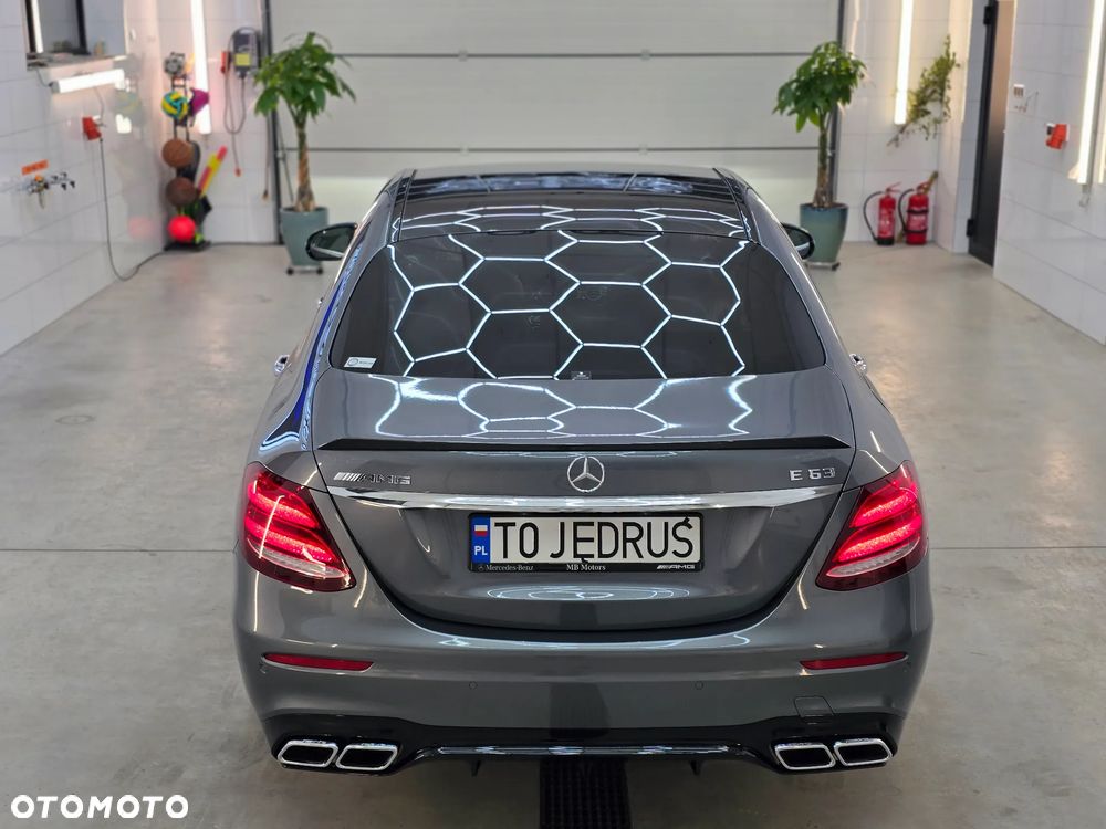 Mercedes-Benz Klasa E - 17