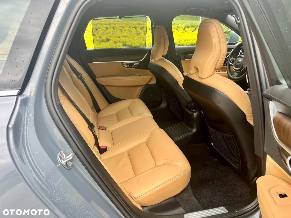 Volvo V90 T6 AWD Plug-In Hybrid Plus Bright - 34